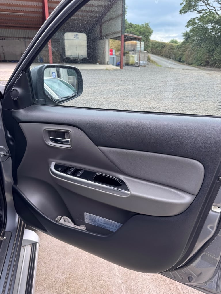 2018 Mitsubishi l200 barbarian full spec