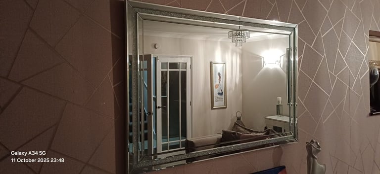 Wall Mirror (Small Crushed Diamond Border)