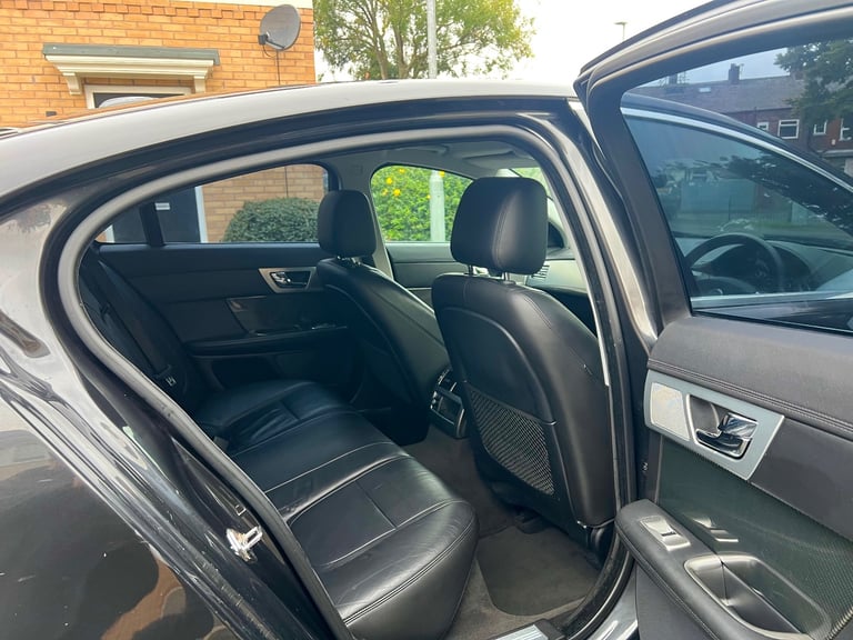 2013 JAGUAR XF PREMIUM 3.0D V6 AUTO 8ZF