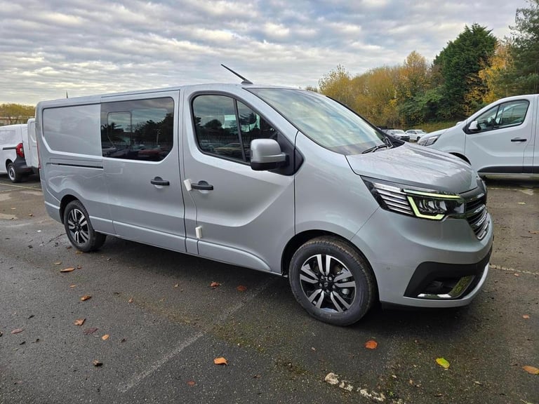 RENAULT TRAFIC LL30 LWB EXTRA SPORT 6 SEAT CREW VAN AUTO GEARBOX  ** BRAND NEW**