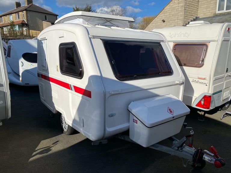  Freedom Microlite Discovery LE. ( 2 berth) 