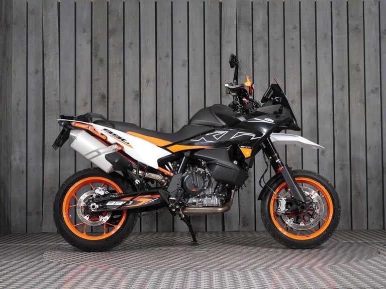 2023 Y KTM 890 SMT