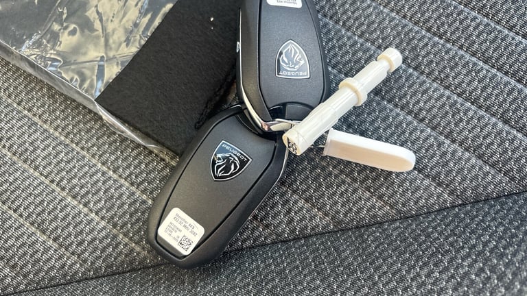 2025 Peugeot 208 1.2 Hybrid 110 Allure 5dr e-DSC6 Petrol Hatchback Hatchback Petrol Automatic