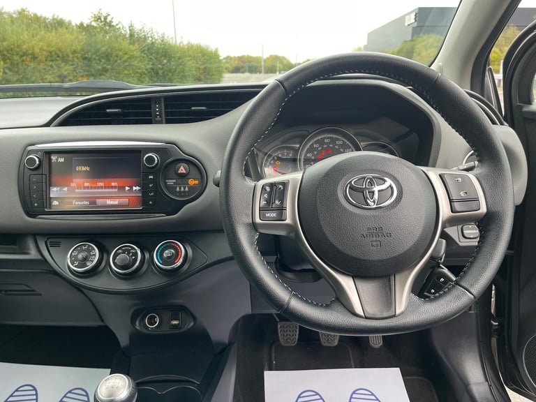 2015 Toyota Yaris 1.33 VVT-i Icon 5dr HATCHBACK Petrol Manual