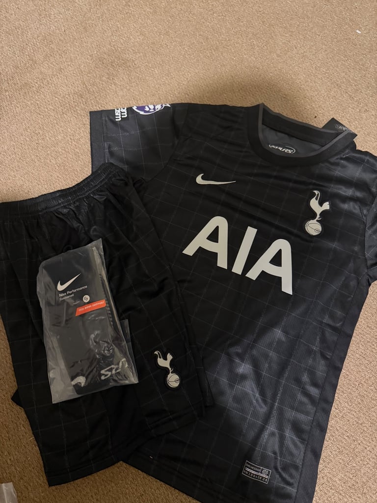 Tottenham Away kids 