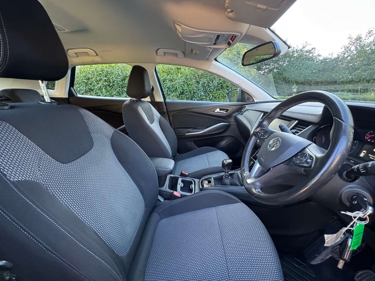 2018 Vauxhall Grandland X 1.2 Turbo SE 5dr HATCHBACK PETROL Manual