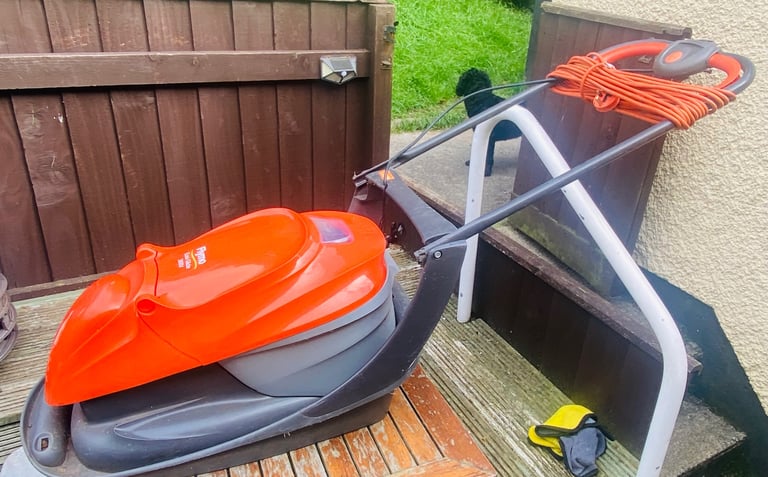 Flymo Easi Glide 300V Lawn Mower 