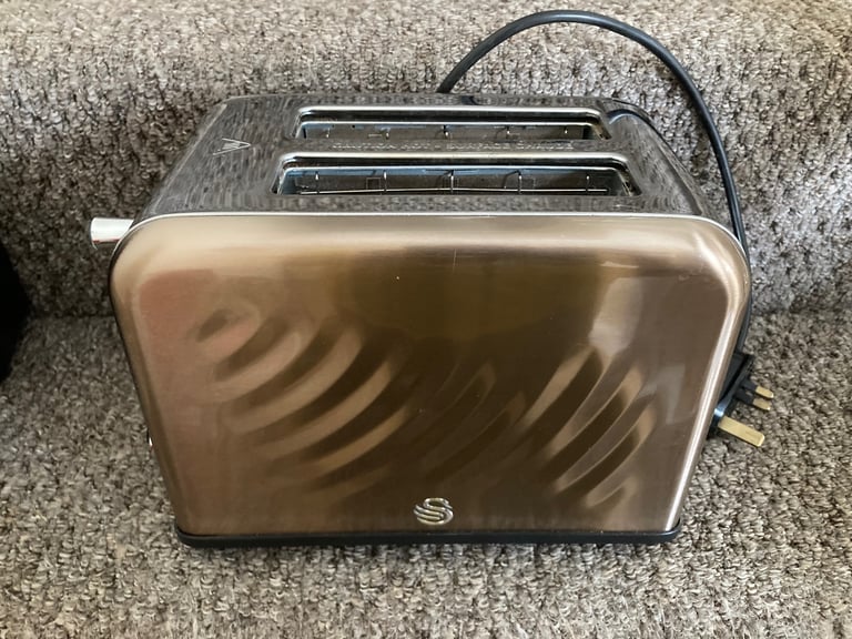 image for Swan brushed copper colour two slice toaster