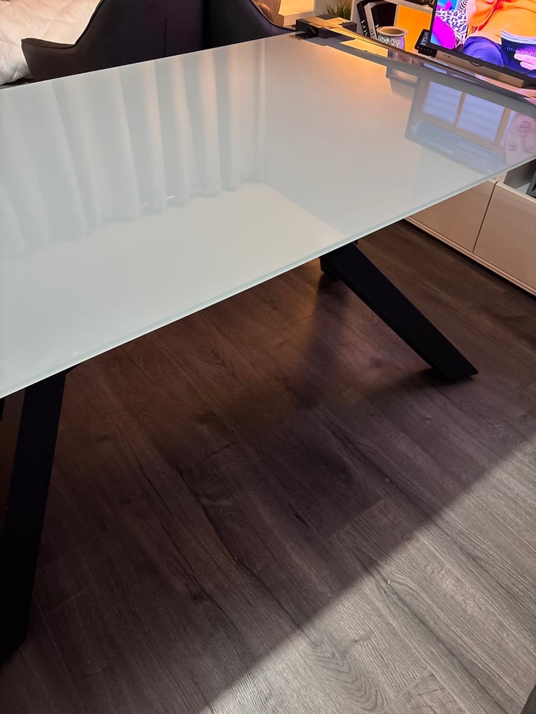 Dining table (no chairs)