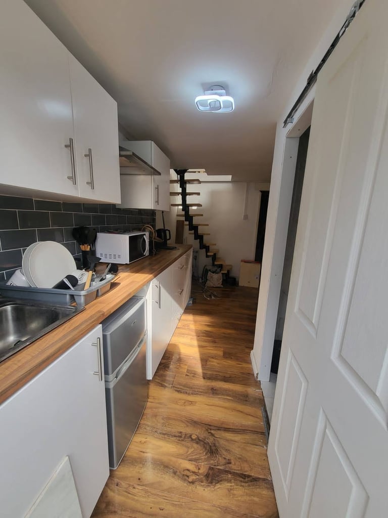2 bedroom garden flat in Hernbay 