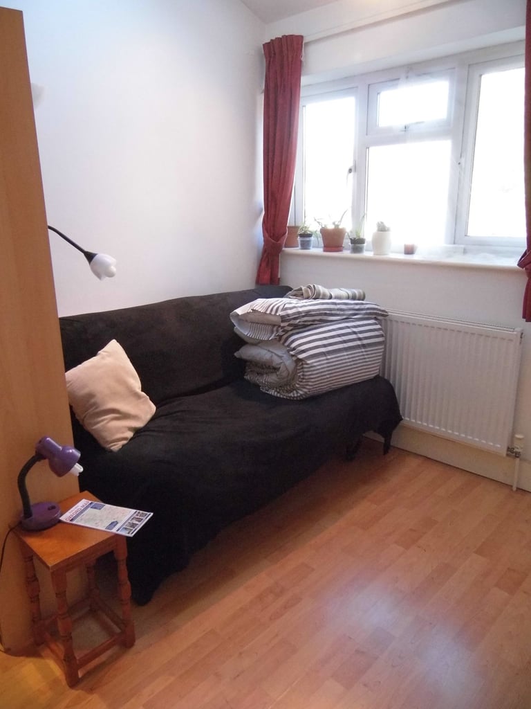 Short term/short let double in 2bd flat near Uni and Hospitals av. NOW