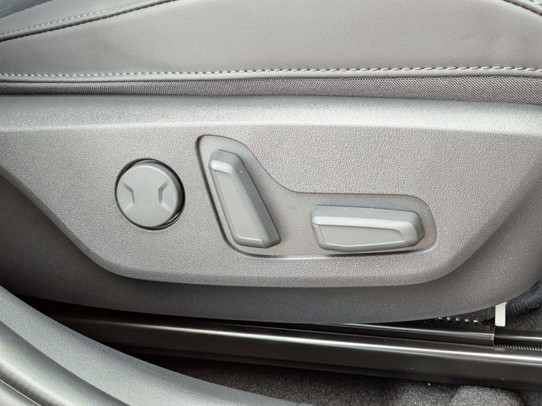  Kia Niro 64.8kWh 4 Auto 5dr Electric Automatic