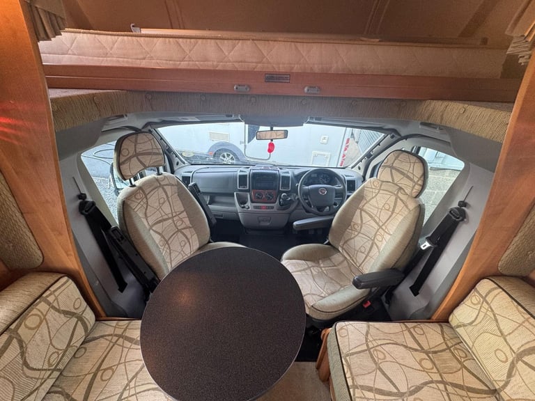 Auto-Trail Tracker SE  /  4  BERTH  -FIAT DUCATO  - 35  MWB 130 MULTI... 2009/59