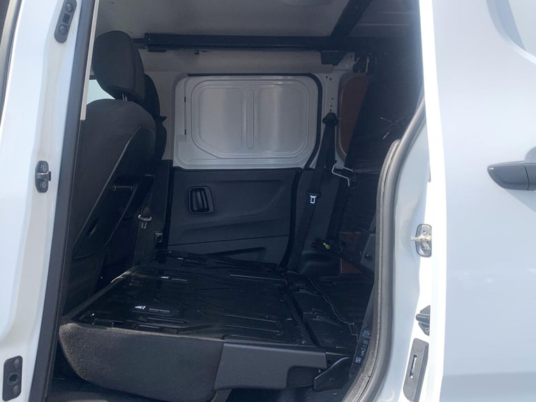 2022 Peugeot Partner 1.5 BlueHDi 850 Professional Premium Long Crew Van LWB Euro 6 6dr PANEL VAN ...