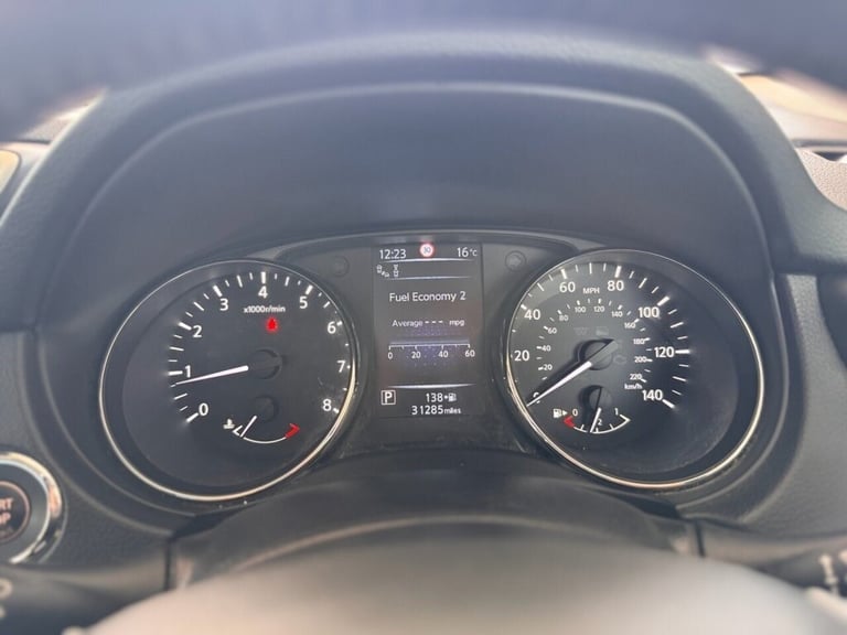 2015 Nissan Qashqai 1.2 DIG-T Tekna SUV 5dr Petrol XTRON 2WD Euro 6 (s/s) (115 ps) HATCHBACK Petr...