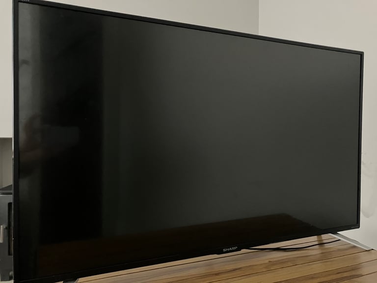 Sharp 43” Full HD Smart TV – Excellent condition 