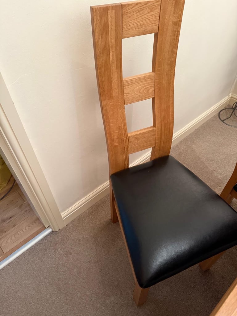 Solid Oak Extending Dining Table & Chairs 