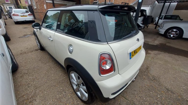 MINI HATCH 2.0 Cooper SD Hatch 2012