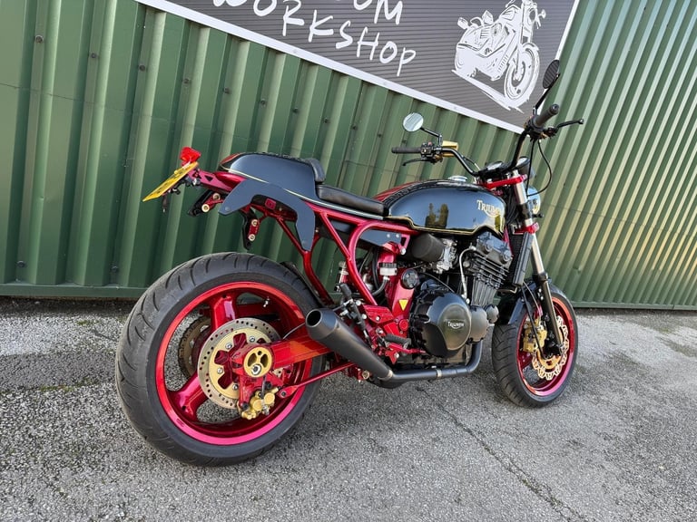 Triumph Daytona 900 CRK Custom Show Bike built by JWA Motorcyles Cafe Racer Kit