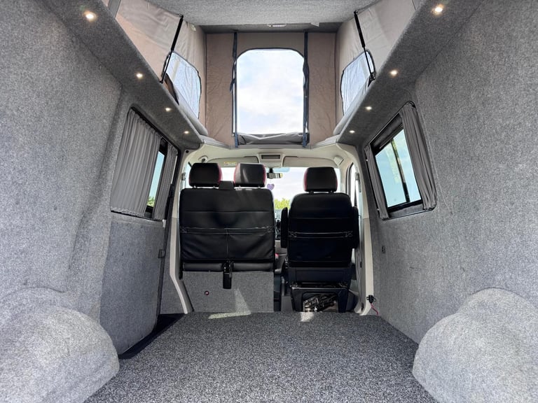 2018 VOLKSWAGEN TRANSPORTER T6 SPORTLINE 204BHP DSG. POP TOP. SOLAR.NO VAT