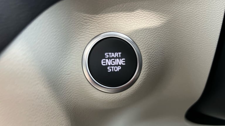 2024 Volvo XC40 Ultra, B3 Mild hybrid, Petrol, Bright (Blond Leather, Panoramic Sunroof) Estate P...