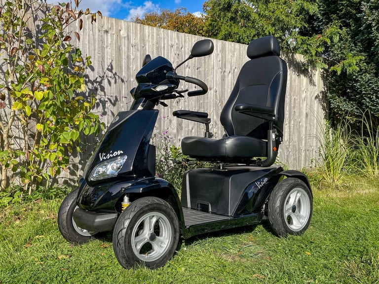Rascal Vision 8mph Mobility Scooter 100% BATTERIES Only 0.9 Hours Use! Was £3995