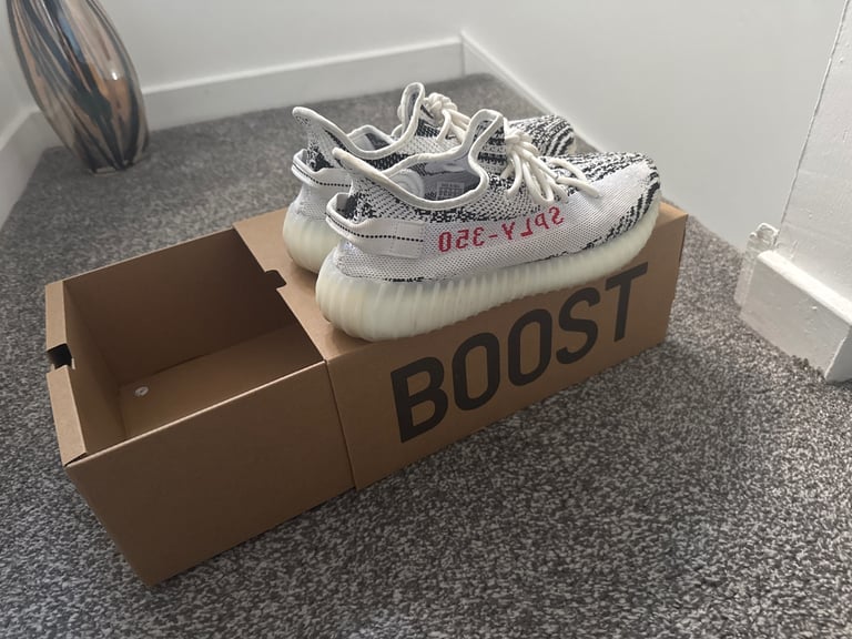 image for Yeezy’s 350 Zebra UK9.5