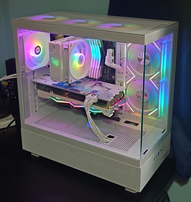 White Powerful Custom Gaming PC | RX 6800XT 16GB | Ryzen 7 3800X | 32GB RAM | 2TB SSD | Win 11 Pro