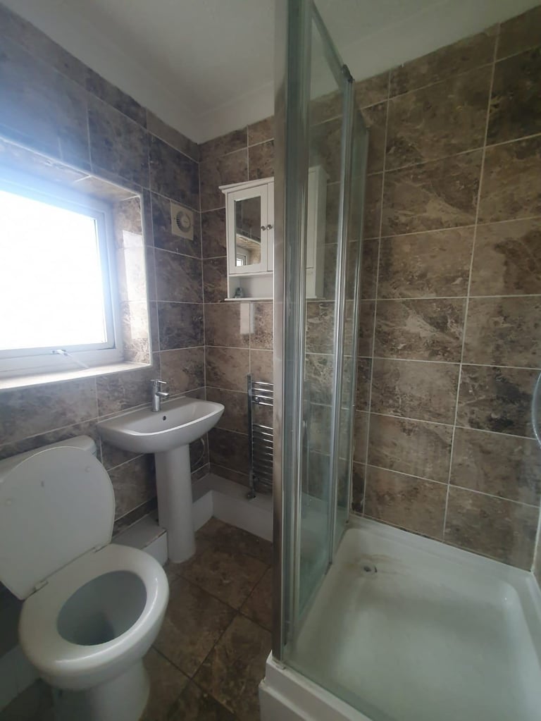 A superb spacious detached house located in the heart of Dagenham