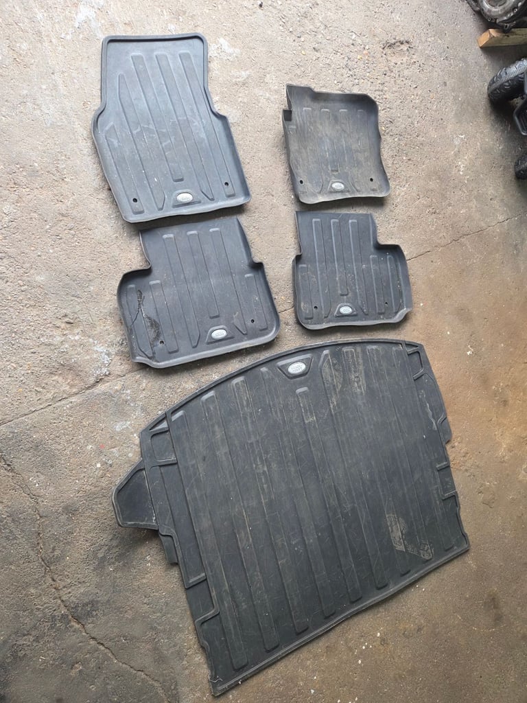 Land Rover Discovery Sport Rubber Mats