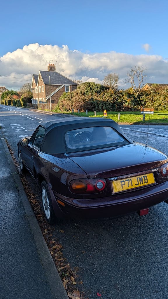 Mazda, MX-5, Convertible, 1996, Manual, 1840 (cc), 2 doors