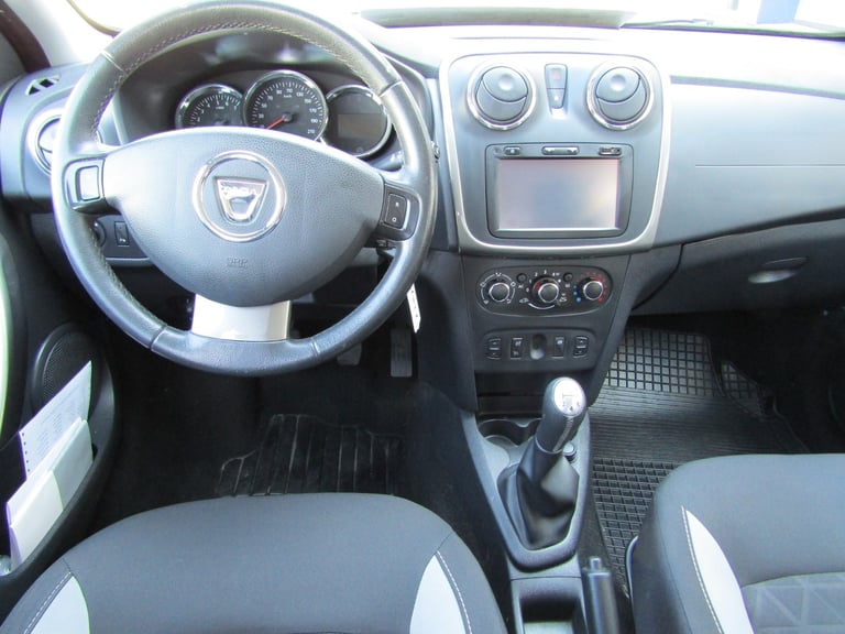 LEFT HAND DRIVE 2015 DACIA SANDERO STEPWAY 1.5 DCi AMBIANCE EURO 5 TURBO DIESEL