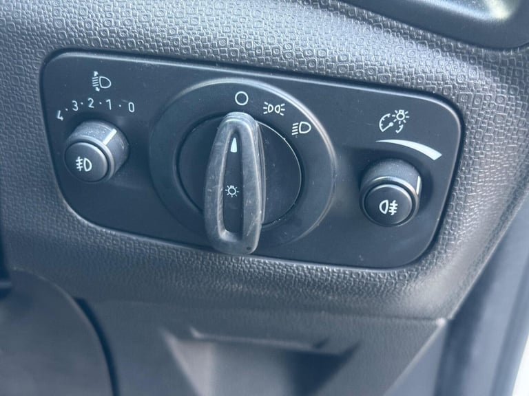 2015 Ford Ecosport 1.0T EcoBoost Zetec 2WD Euro 6 (s/s) 5dr HATCHBACK Petrol Manual