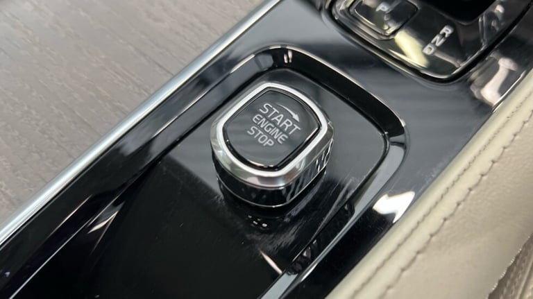 2024 Volvo XC90 2.0 B5P [250] Ultra Dark 5dr AWD Geartronic ESTATE PETROL Automatic