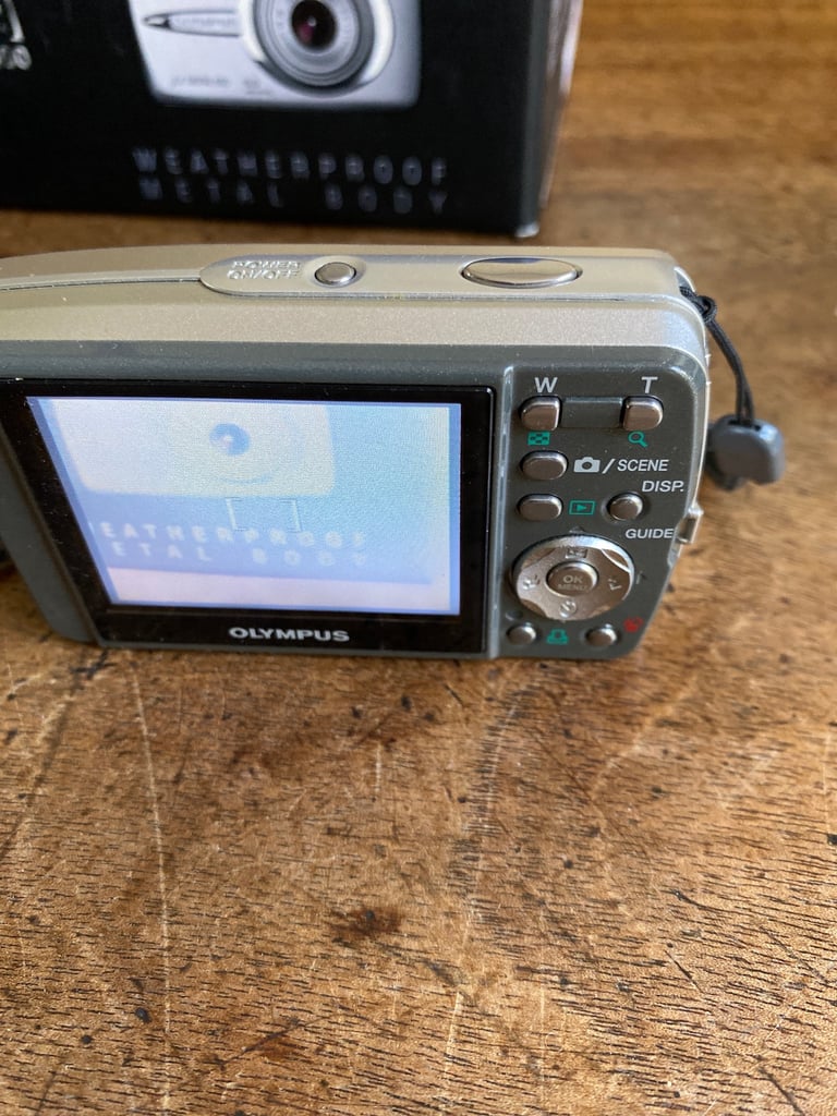 OLYMPUS DIGITAL MJU 600 CAMERA 6.0MP Silver Boxed Instructions Charger 