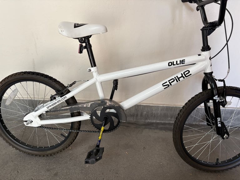 BMX  BIKE  OLLIE SPIKE 20 inch wheels  20 inch frame near mint condition £ 80