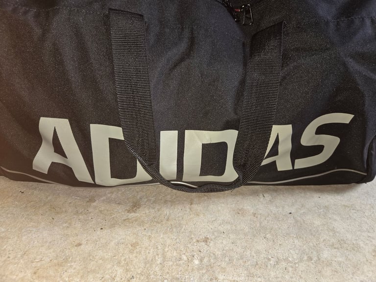 Adidas large black gym duffle holdall bag 