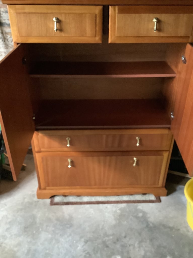 Vintage Meredew cabinet 