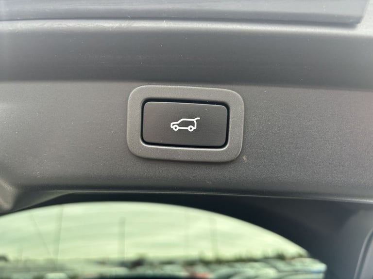 2019 Jaguar I-Pace 400 90kWh SE SUV 5dr Electric Auto 4WD (400 ps) HATCHBACK ELECTRIC Automatic