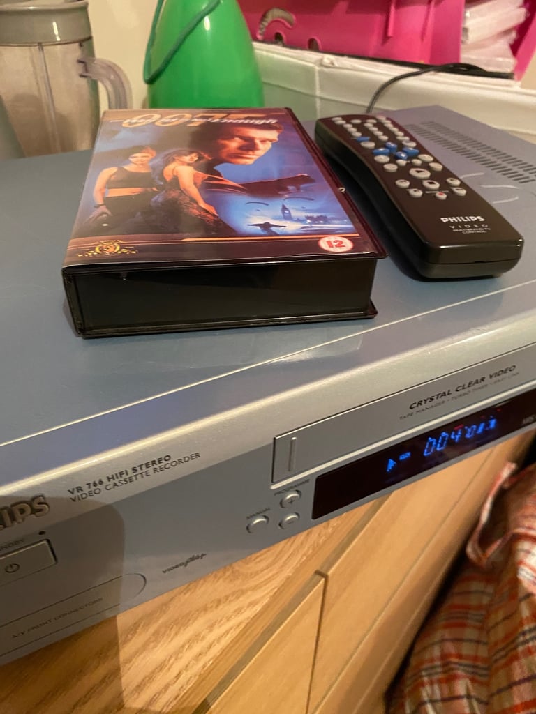 Philips VHS player with remote