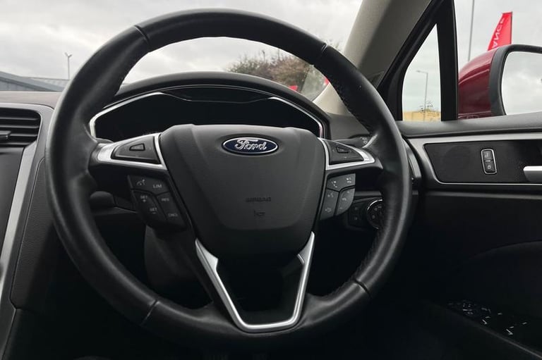 2016 Ford Mondeo 2.0 TDCi Titanium 5dr ** Sync 2 - Bluetooth / USB Connection ** Manual Hatchback...