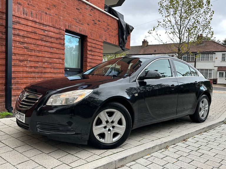Vauxhall, INSIGNIA, Hatchback, 2010, Manual, 1796 (cc), 5 doors