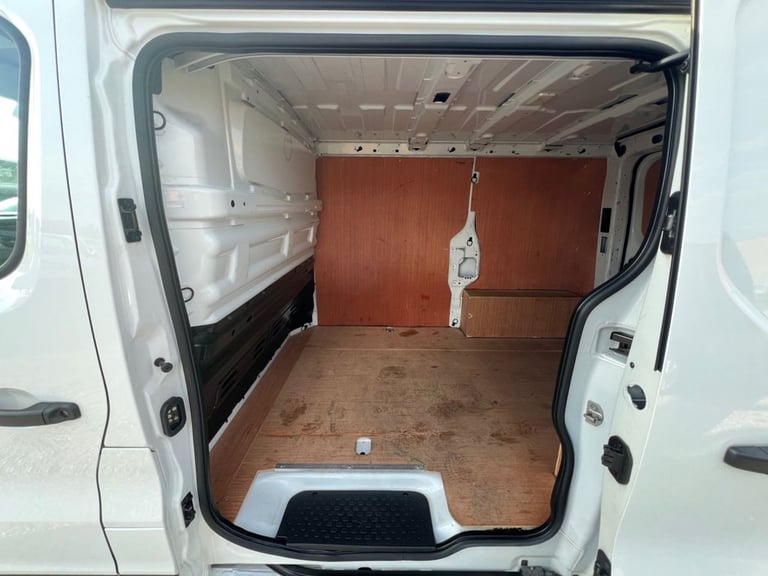 2022 Renault Trafic 2.0 dCi Blue 28 Business Panel Van 5dr Diesel Manual SWB Euro 6 (s/s) (130  P...