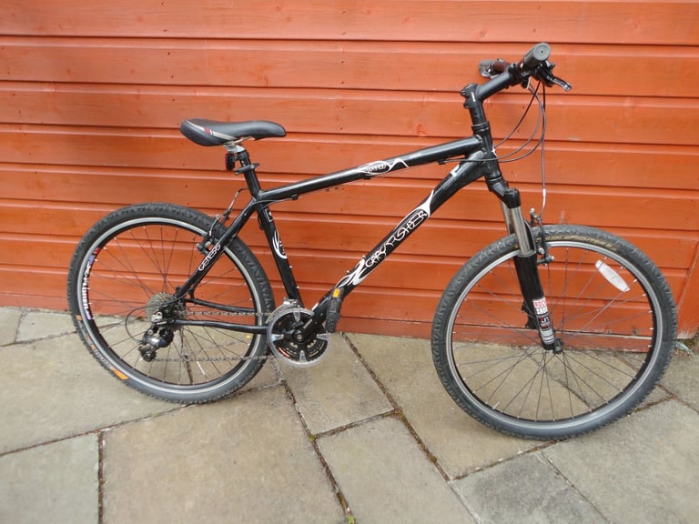 image for Gary Fisher trek, wahoo mountain bike, 19 inch lightweight frame, 26 inch wheels, 28 gears