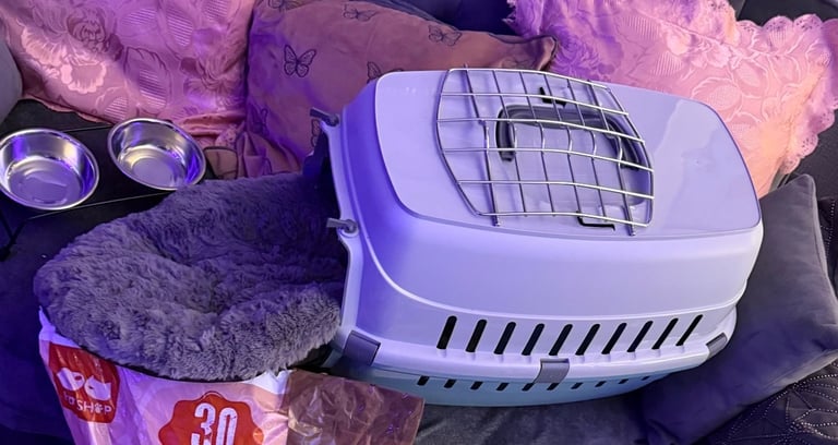 Pet carrier & Matt used twice 