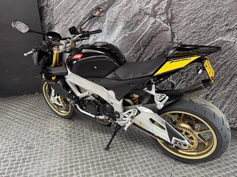 APRILIA TUONO 1000 V4 R APRC 2011