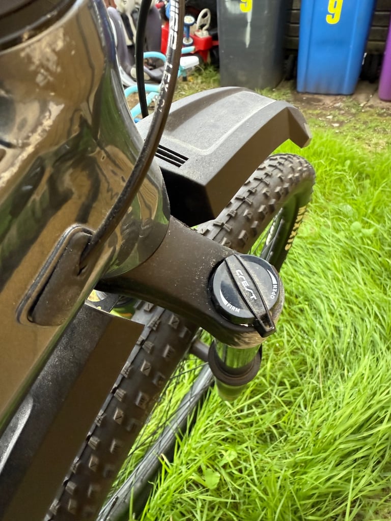 image for Giant Stance 29er 2 2022 Full Suspension Mountain Bike - Knight Shield Medium, Knight Shield