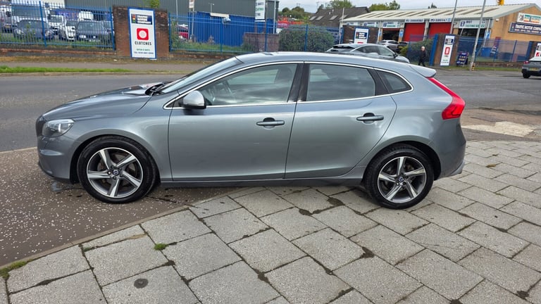 2015 Volvo V40 T2 [122] R DESIGN 5dr HATCHBACK Petrol Manual