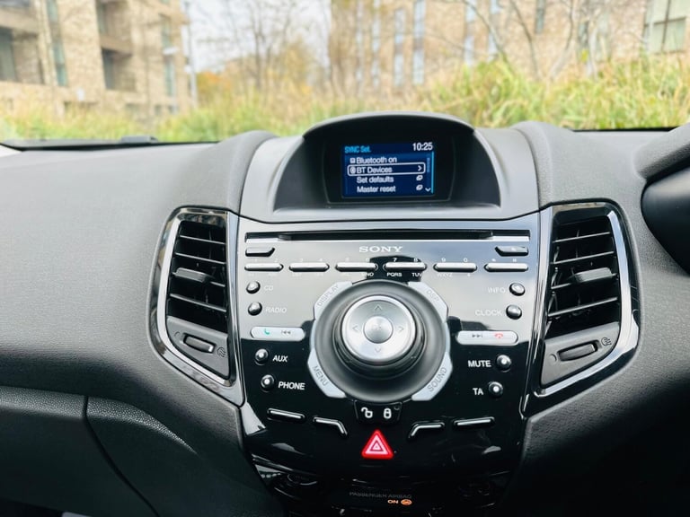 2015 Ford Fiesta 1.0T EcoBoost Titanium Hatchback 5dr Petrol Manual Euro 6