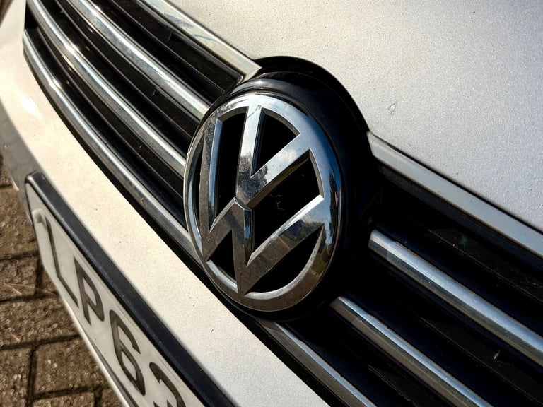 2014 Volkswagen Passat 2.0 TDI Bluemotion Tech R-Line 4dr DSG SALOON Diesel Automatic